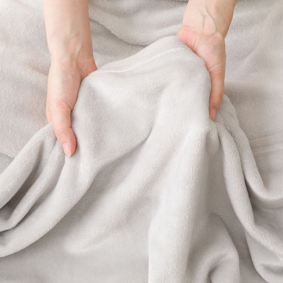 BLANKET SMOOTH TOUCH FRILL A2416 GY S