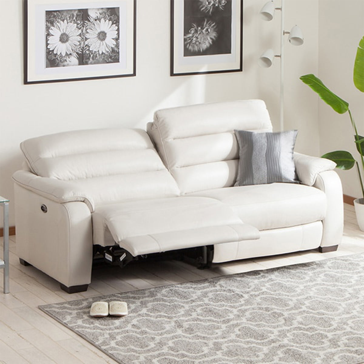 LIVING ROOM COLLECTION